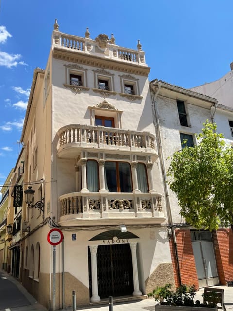Property building, Day