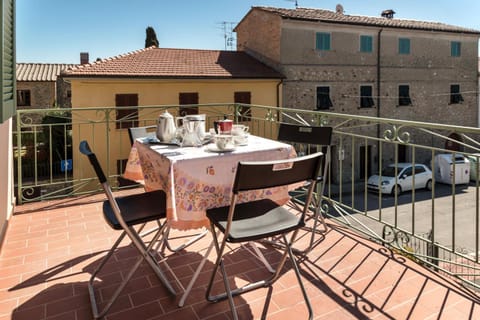 Coffee/tea facilities, Balcony/Terrace, Dining area