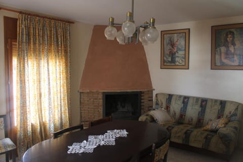 Living room, Decorative detail, Dining area