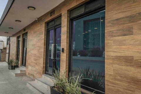 Facade/entrance