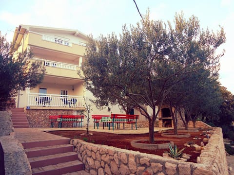 Patio, Facade/entrance, BBQ facilities, Garden, On-site shops, Balcony/Terrace, Lobby or reception