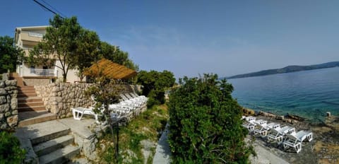 BBQ facilities, Garden, Balcony/Terrace, Beach, Sea view