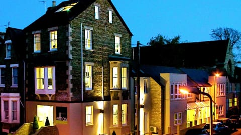 Property building, Neighbourhood, Location, Parking