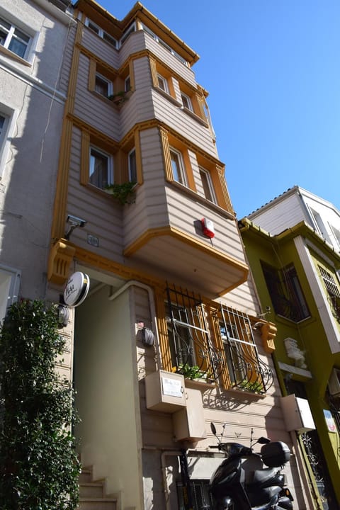 Property building, Facade/entrance