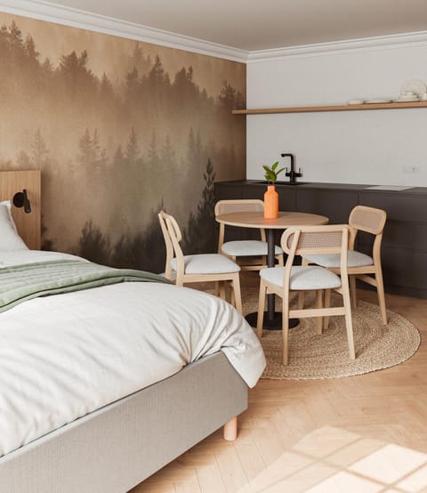 Bed, Photo of the whole room, Dining area, Bedroom