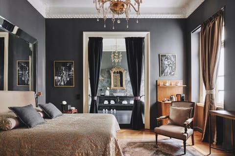 Bathroom, Bedroom, Street view