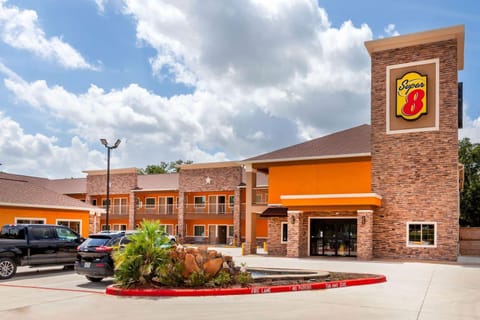 Property building, Day, On site, Time of day