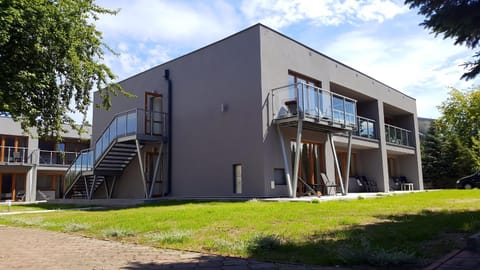 Facade/entrance, Floor plan