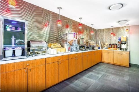 Arya Inn & Suites Hotel in Farmers Branch