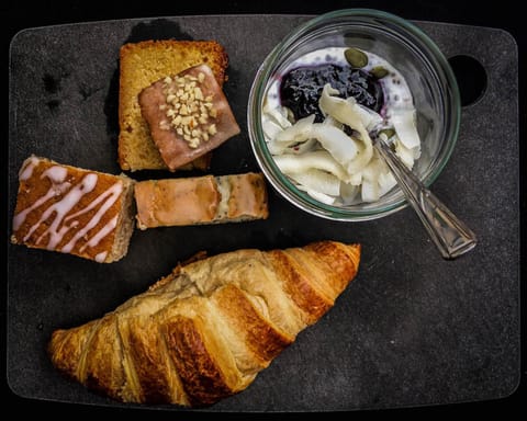 Coffee/tea facilities, Food and drinks, Bedroom, Breakfast, Continental breakfast, Continental breakfast