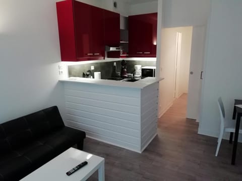 Kitchen or kitchenette, Seating area, Dining area