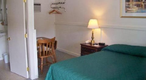 Mount Whittier Motel Motel in Freedom