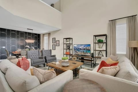 Five Bedrooms Single Family 4759 House in Kissimmee