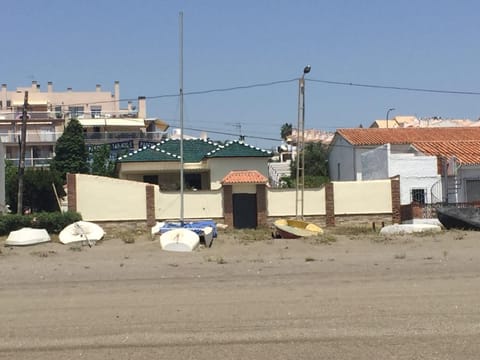 Property building, Neighbourhood, Beach