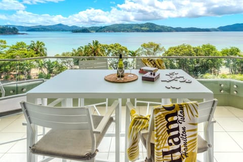 Natural landscape, Balcony/Terrace, Dining area, Mountain view, Sea view