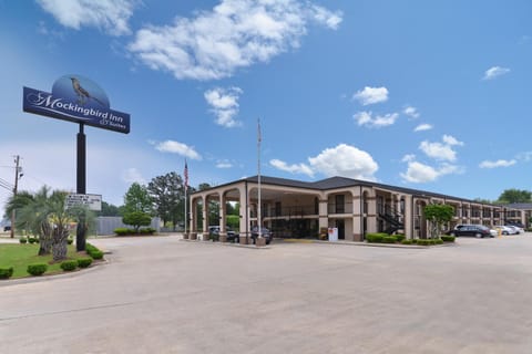 Property building, Facade/entrance, Property logo or sign