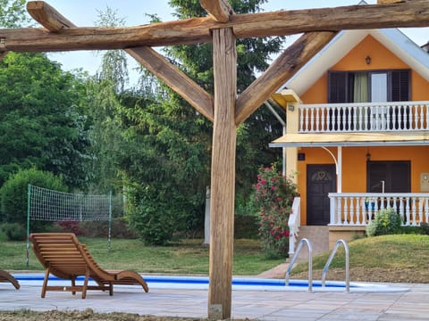 Property building, Patio, Day, Garden, View (from property/room), Balcony/Terrace, Garden view