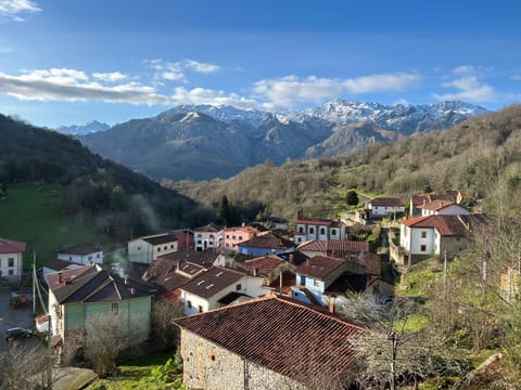 Nearby landmark, Natural landscape, Mountain view