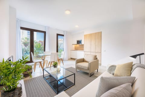 Kitchen or kitchenette, Living room