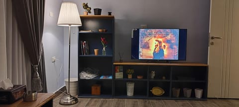 Communal lounge/ TV room, TV and multimedia, Balcony/Terrace, Living room, City view