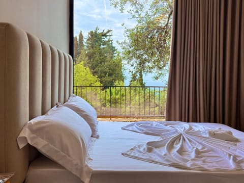 Bed, View (from property/room), Photo of the whole room, Bedroom, towels