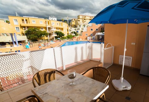 Balcony/Terrace, Balcony/Terrace, Swimming pool