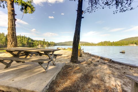 RiverPoint Retreat House in Idaho