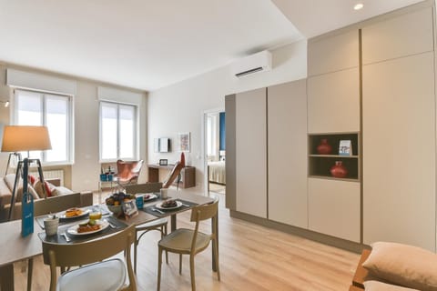 TV and multimedia, Dining area