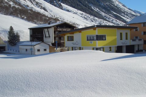 Facade/entrance, Winter
