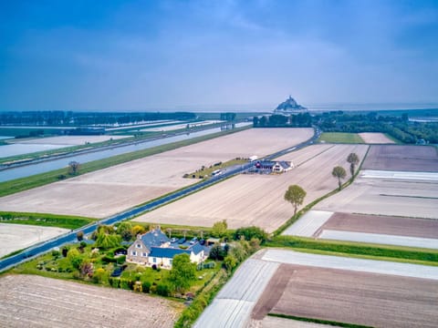 Property building, Bird's eye view, View (from property/room), Landmark view