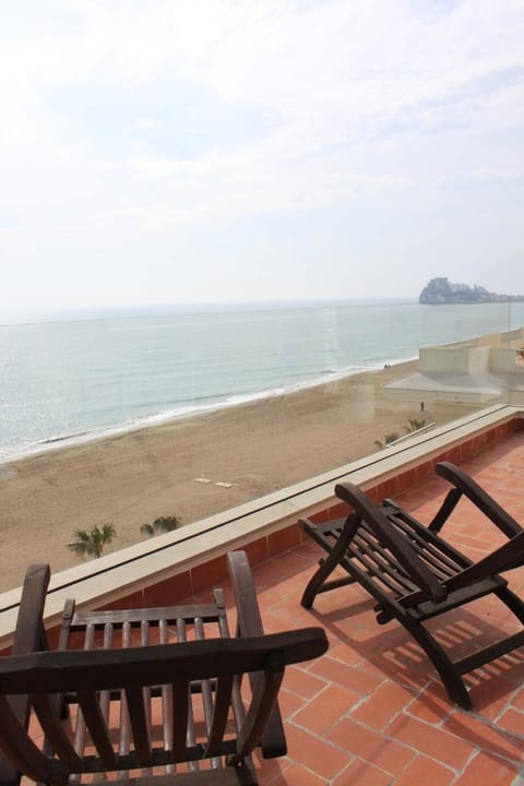 View (from property/room), Balcony/Terrace, Beach