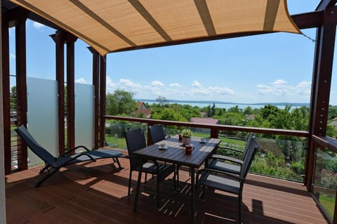 Balcony/Terrace, Lake view