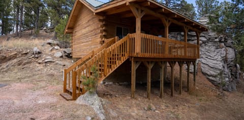 Rock Crest Lodge & Cabins Cabin in Custer