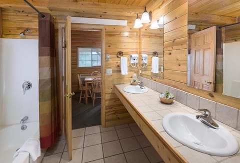 Rock Crest Lodge & Cabins Cabin in Custer