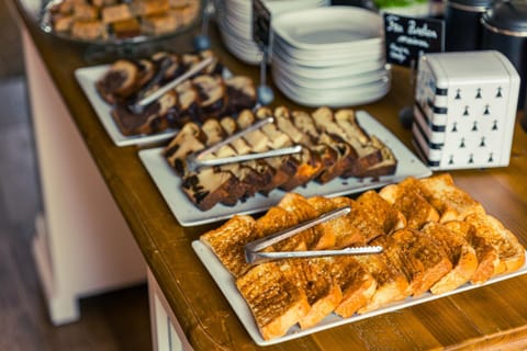 Breakfast, Continental breakfast, Buffet breakfast