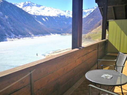 Balcony/Terrace, Lake view, Mountain view