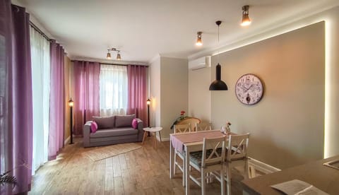 Communal lounge/ TV room, Dining area