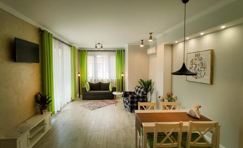 Communal lounge/ TV room, Dining area