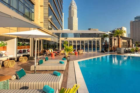 Property building, Day, People, City view, Pool view, Swimming pool, Family, sunbed