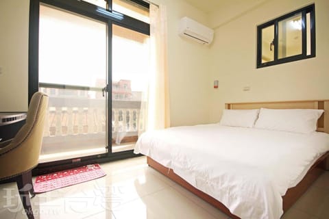 Bed, Bedroom, air conditioner