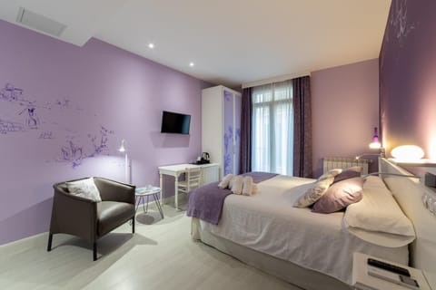 TV and multimedia, Balcony/Terrace, Photo of the whole room, Street view