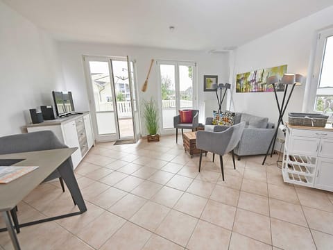 TV and multimedia, Living room, Photo of the whole room, Decorative detail