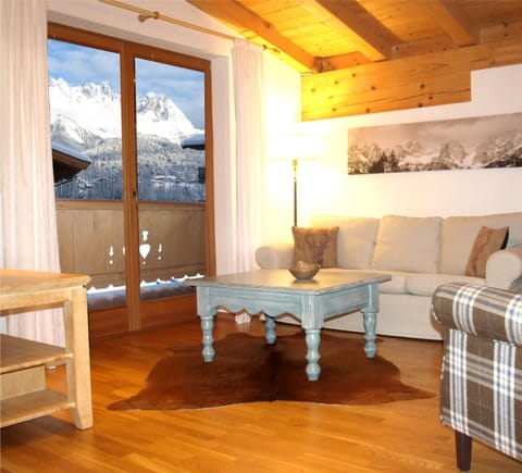 Living room, Seating area, Mountain view