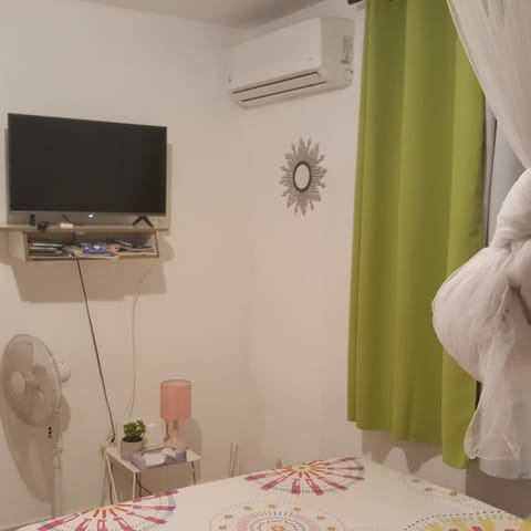 Bedroom, air conditioner