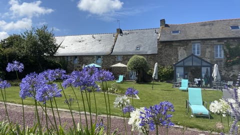 Property building, Patio, Patio, BBQ facilities, Garden, Garden view, Sea view, Sea view, sunbed