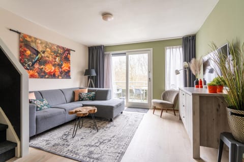 Living room, Photo of the whole room, Seating area