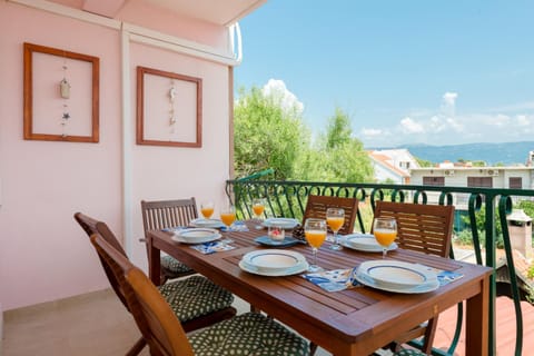 Balcony/Terrace, Family