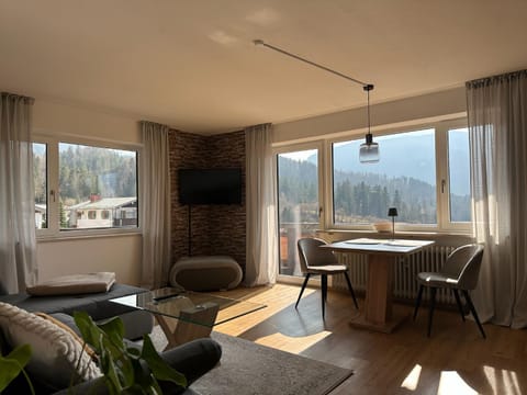 Living room, Mountain view