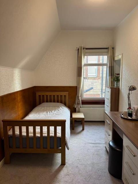 Hillhouse Bed and Breakfast in Edinburgh