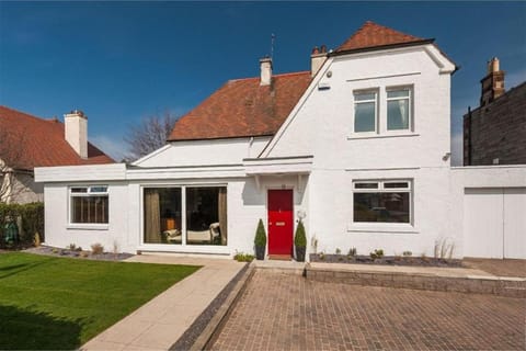 Hillhouse Bed and Breakfast in Edinburgh